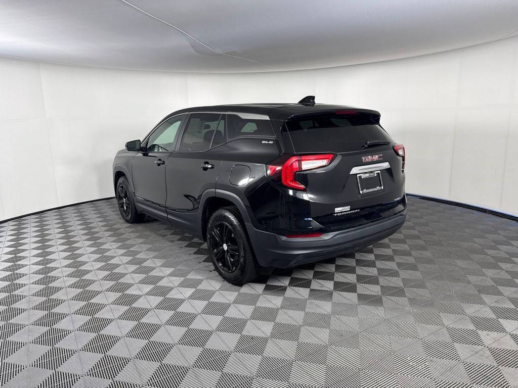 Used 2022 GMC Terrain SLE AWD/4WD image 3