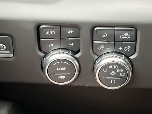 Certified 2025 GMC Sierra 2500 AT4 AWD/4WD image 19