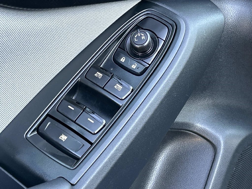 Used 2019 Subaru Crosstrek 2.0i Premium AWD/4WD image 18