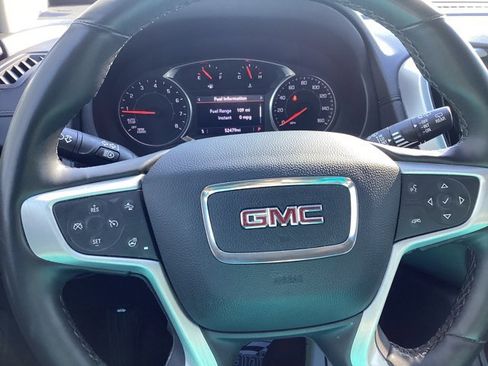 Used 2024 GMC Terrain SLT image 19