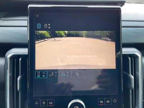 Used 2025 GMC Acadia Elevation w/ Elevation Premium Package FWD image 14