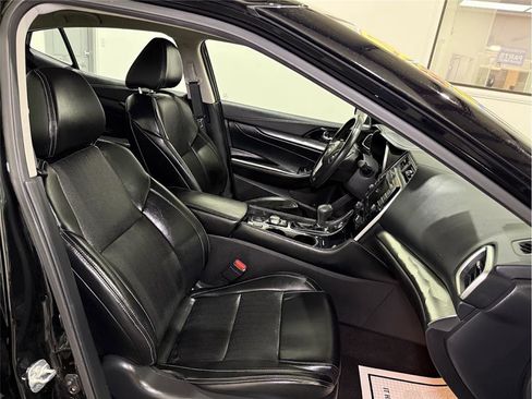 Used 2023 Nissan Maxima SV w/ Floor Mat Group image 28