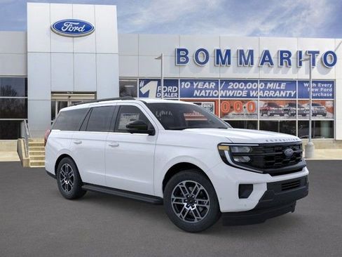 New 2026 Ford Expedition Active image 7