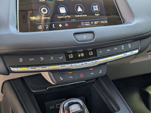 Used 2023 Cadillac XT4 Luxury w/ LPO, Onyx Lite Package AWD/4WD image 27