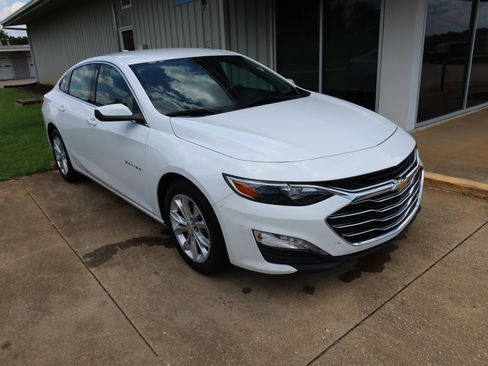 Used 2024 Chevrolet Malibu LT FWD image 3