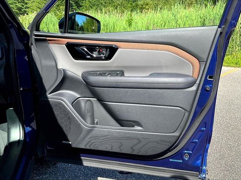 Used 2025 Subaru Forester Sport image 19