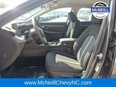 Used 2025 Hyundai Sonata SE image 6
