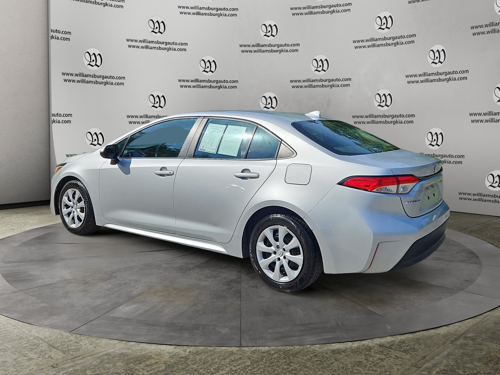 Used 2024 Toyota Corolla LE FWD image 3
