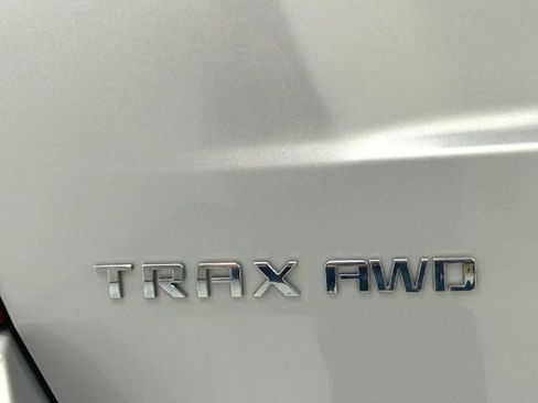 Used 2017 Chevrolet Trax LT AWD/4WD image 11