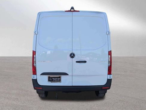 Used 2025 Mercedes-Benz Sprinter 2500 image 4