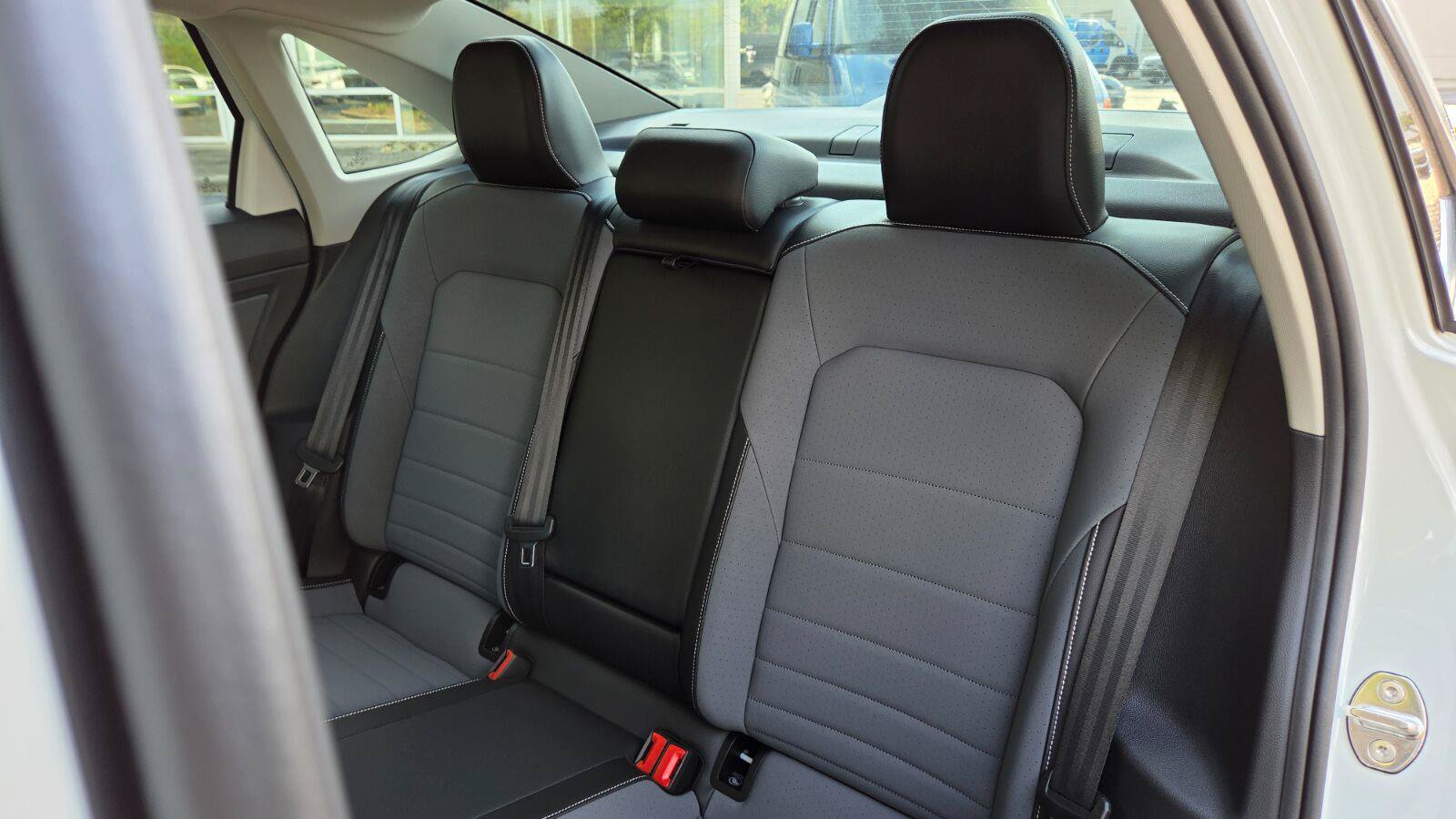 Certified 2026 Volkswagen Jetta SE FWD image 44