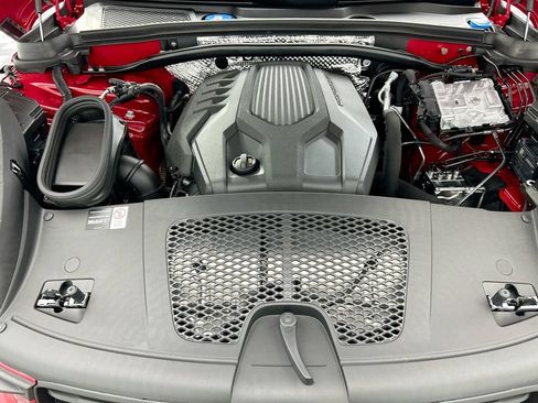 Used 2026 Porsche Macan AWD/4WD image 30