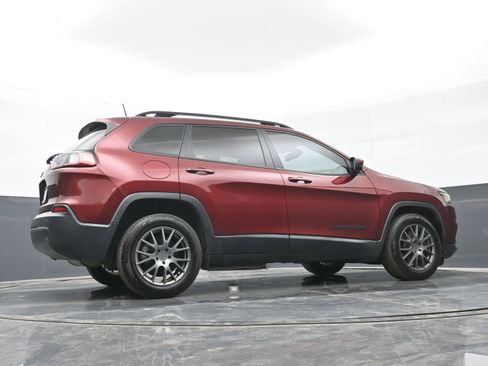 Used 2020 Jeep Cherokee Latitude Plus FWD image 40