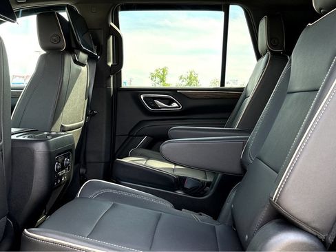 Used 2023 Chevrolet Tahoe Premier w/ Advanced Technology Package RWD image 17