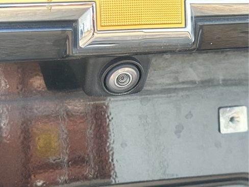 Used 2022 Chevrolet Traverse LT image 18