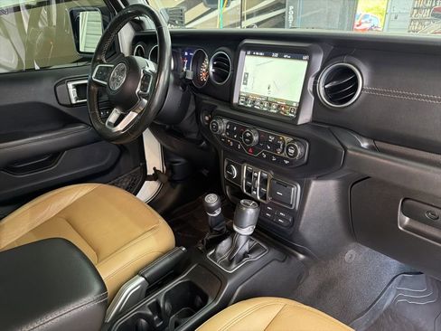 Used 2019 Jeep Wrangler Unlimited Sahara AWD/4WD image 42