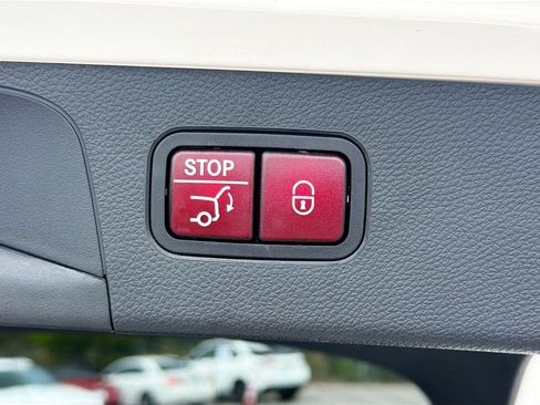 Used 2020 Mercedes-Benz GLC 300 image 14