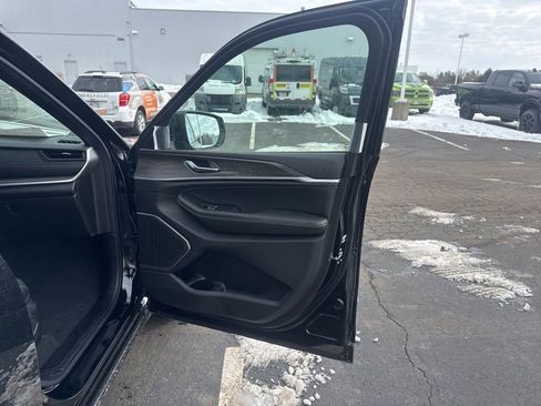 New 2026 Jeep Grand Cherokee Limited image 41