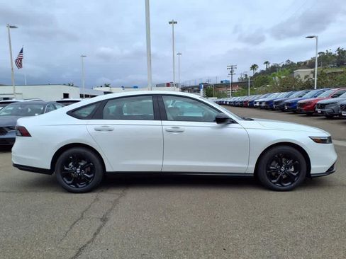 New 2025 Honda Accord SE image 4