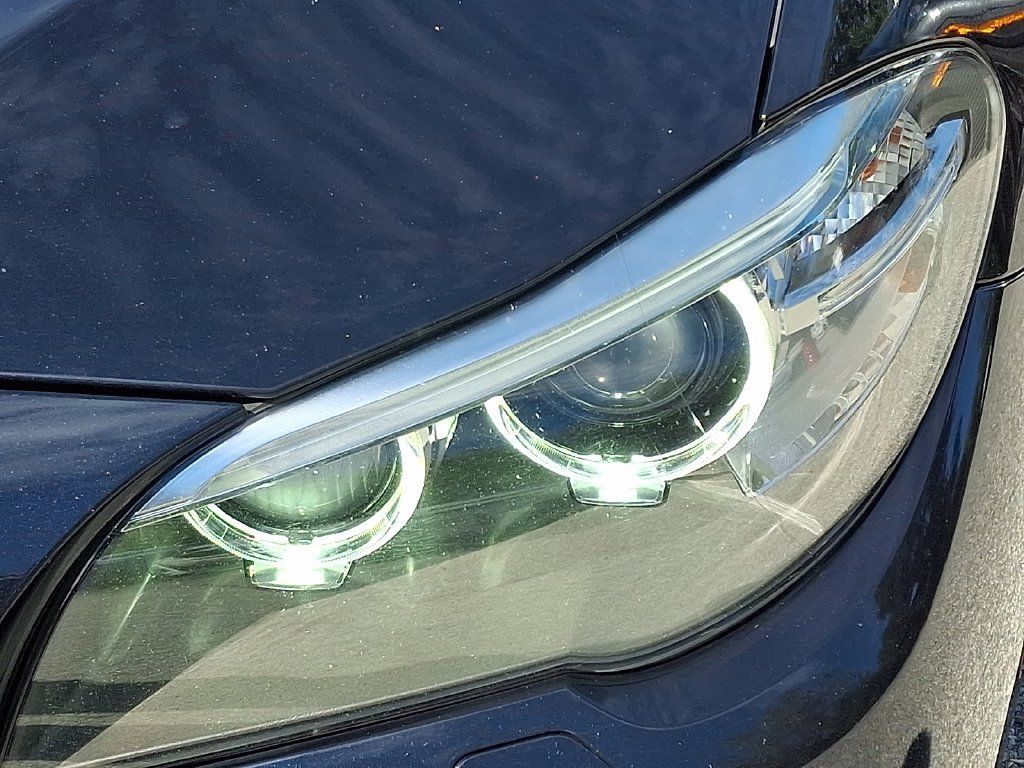 Used 2014 BMW 550i xDrive Sedan AWD/4WD image 10