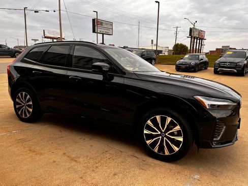 Used 2025 Volvo XC60 B5 Plus image 6