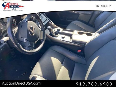 Used 2018 Lexus IS 300 image 37