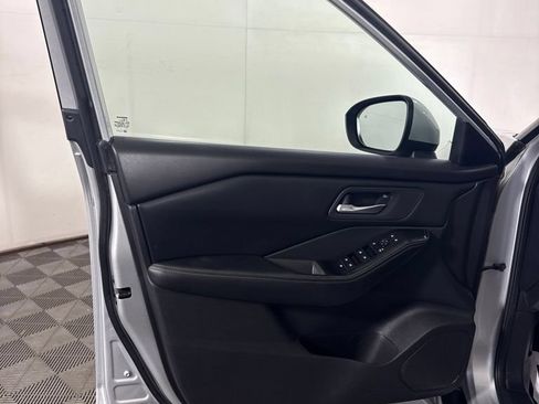 Used 2024 Nissan Rogue SV AWD/4WD image 13