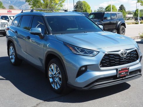 Used 2023 Toyota Highlander Limited AWD/4WD image 3