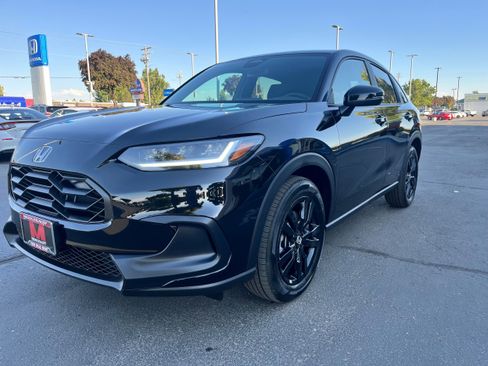 New 2026 Honda HR-V Sport image 3