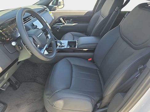 New 2026 Land Rover Range Rover Long Wheelbase SE AWD/4WD image 17