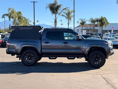 Used 2022 Toyota Tacoma Limited image 4