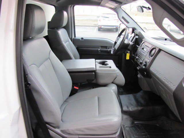 Used 2015 Ford F550 2WD Regular Cab Super Duty image 9