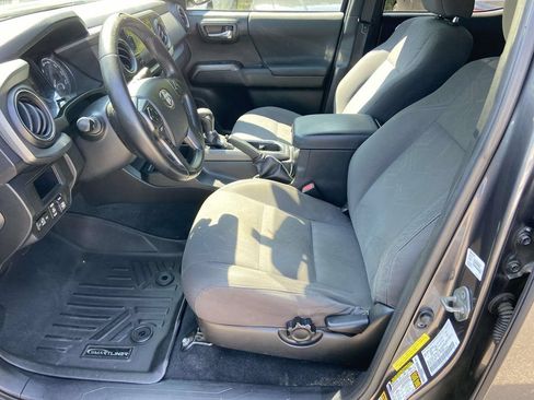 Used 2017 Toyota Tacoma TRD Off-Road w/ Tow Package RWD image 18