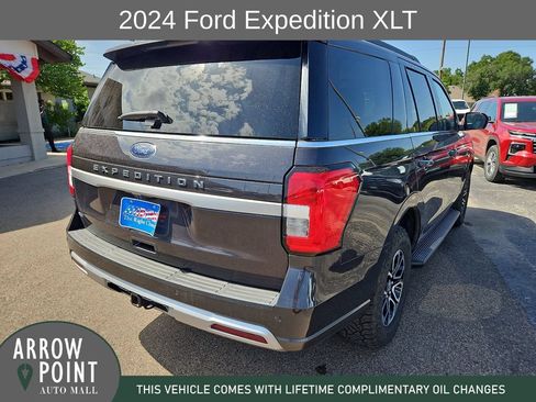 Used 2024 Ford Expedition XLT AWD/4WD image 11