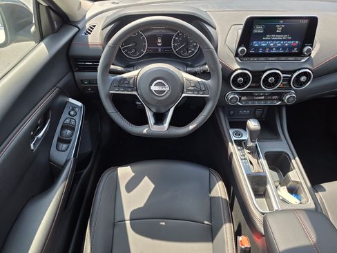 Used 2025 Nissan Sentra SR w/ SR Premium Package FWD image 10