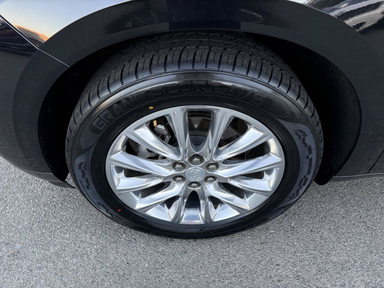 Used 2018 Buick Enclave Premium w/ Experience Buick Package AWD/4WD image 7