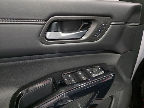 New 2026 Nissan Pathfinder Platinum image 12