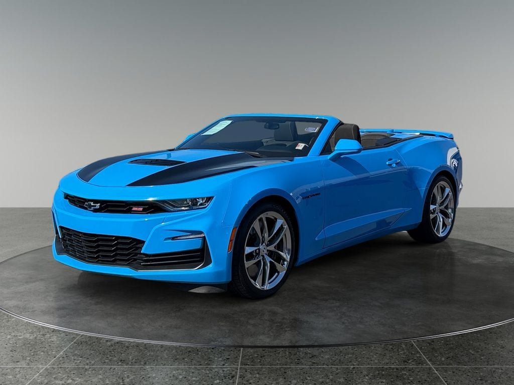 Used 2023 Chevrolet Camaro SS w/ Design Package 3 RWD image 3