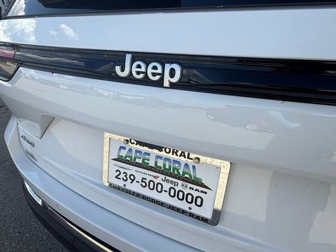 Certified 2025 Jeep Grand Cherokee Limited image 35