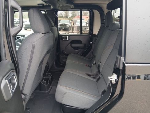 New 2026 Jeep Gladiator Sport image 30