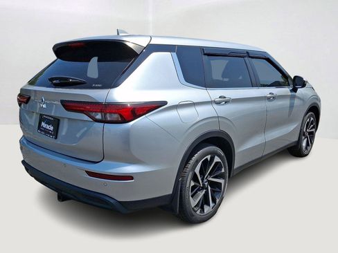 Used 2022 Mitsubishi Outlander ES AWD/4WD image 7