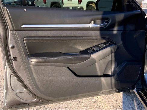 Used 2022 Nissan Altima 2.5 SV w/ SV Premium Package image 21