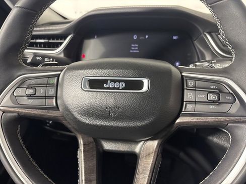 Certified 2023 Jeep Grand Cherokee Limited w/ Luxury Tech Group II image 30