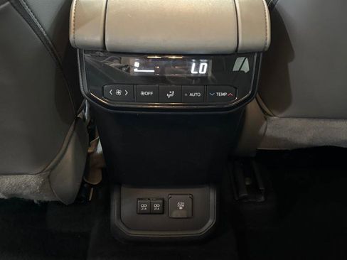 Used 2021 Toyota Highlander Limited image 72
