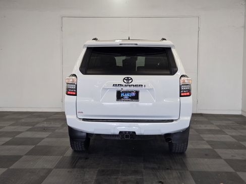 Used 2021 Toyota 4Runner SR5 Premium image 6