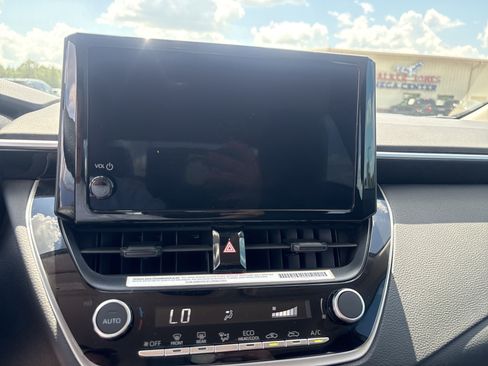 Used 2024 Toyota Corolla LE FWD image 13