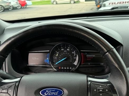 Used 2019 Ford Explorer XLT w/ Equipment Group 202A AWD/4WD image 9