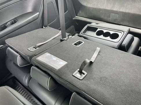 Used 2025 Honda Odyssey Elite image 12