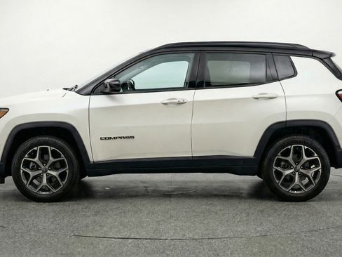 Used 2025 Jeep Compass Limited image 5