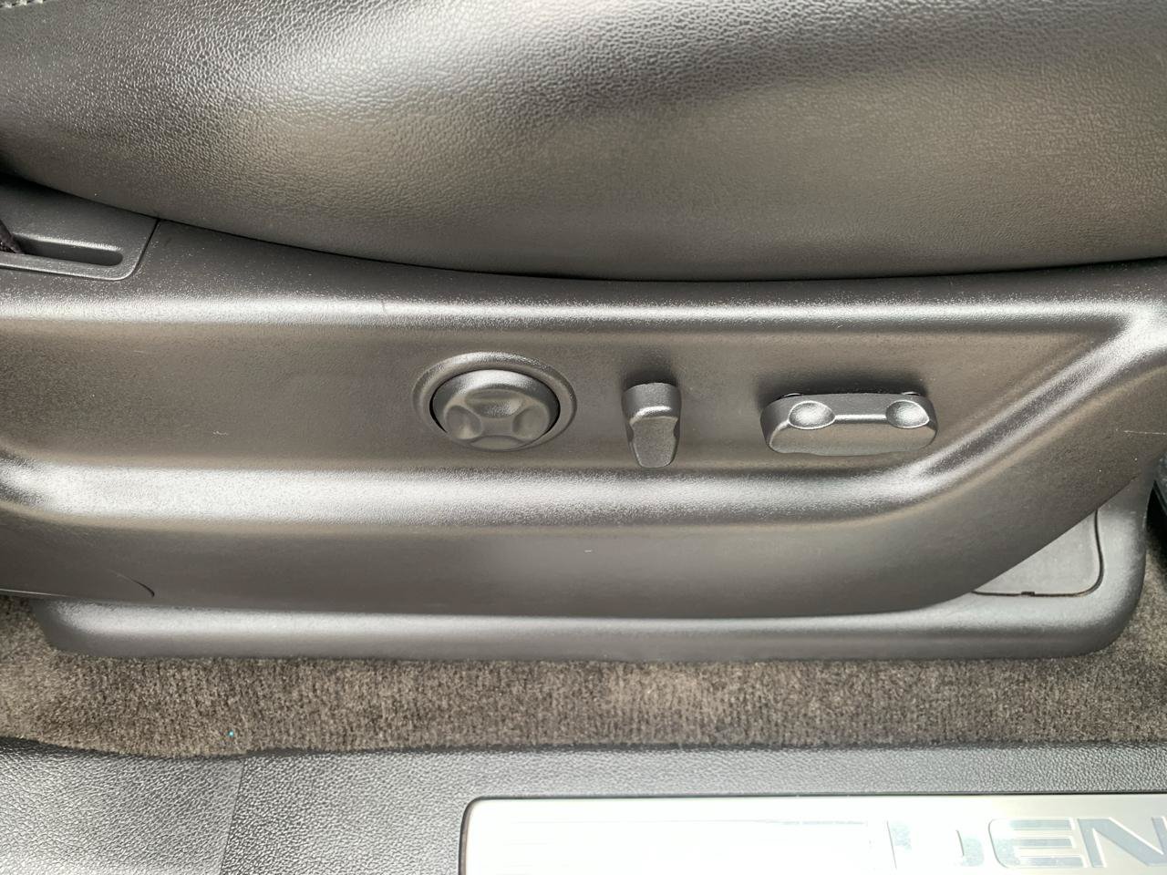 Used 2013 GMC Yukon Denali AWD/4WD image 14